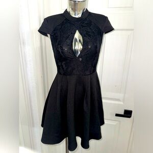 LF dream state Black Dress Lace On Back Cutout Cleavage New NWT $178 Size 6 s
